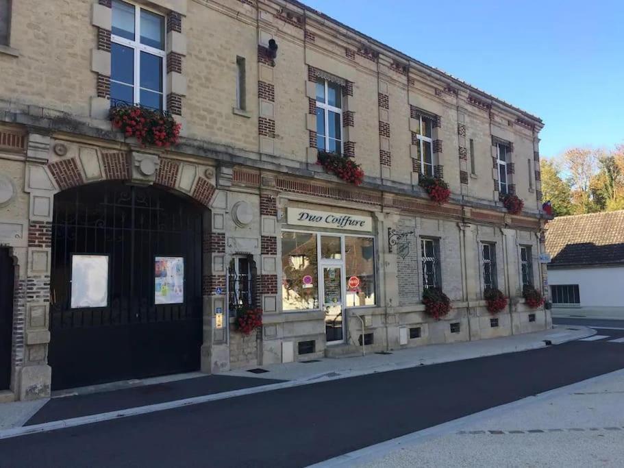 Le Gambetta - Nouveau Proprietaire Estissac Esterno foto