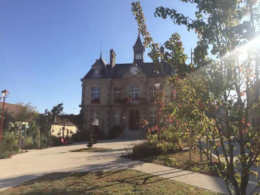 Le Gambetta - Nouveau Proprietaire Estissac Esterno foto
