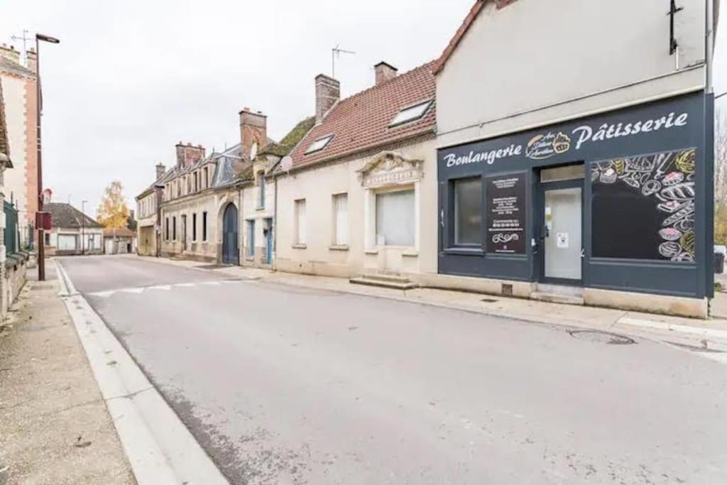 Le Gambetta - Nouveau Proprietaire Estissac Esterno foto
