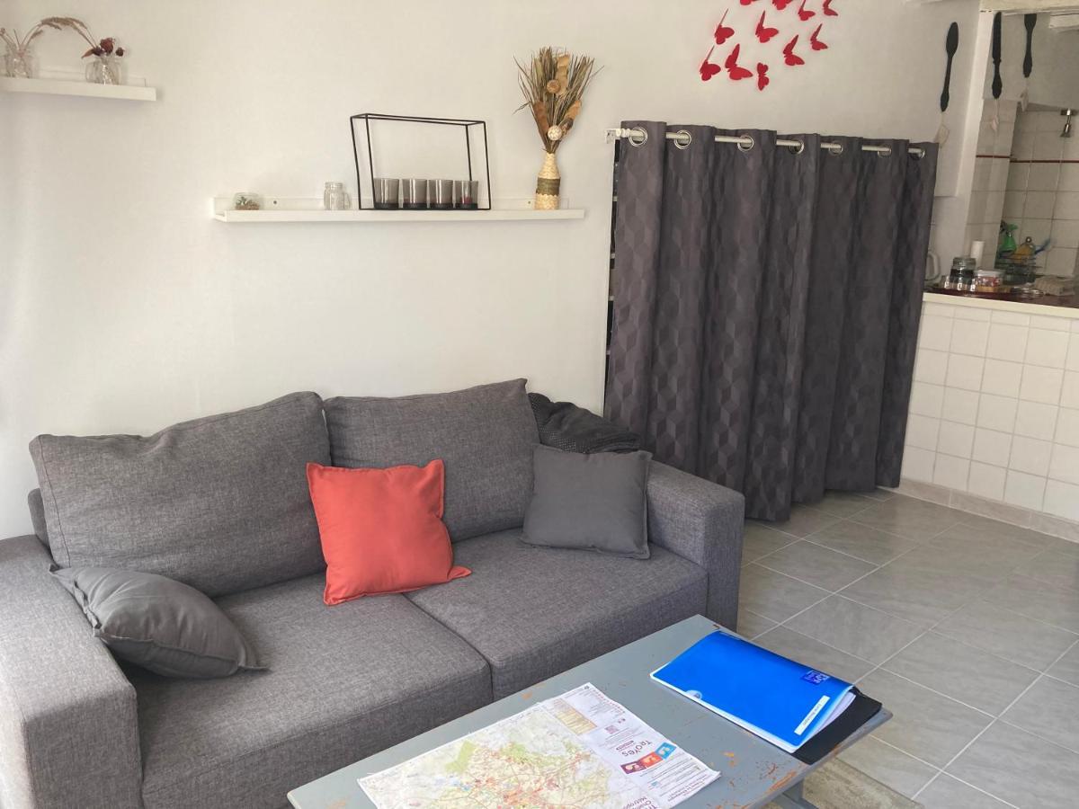 Le Gambetta - Nouveau Proprietaire Estissac Esterno foto